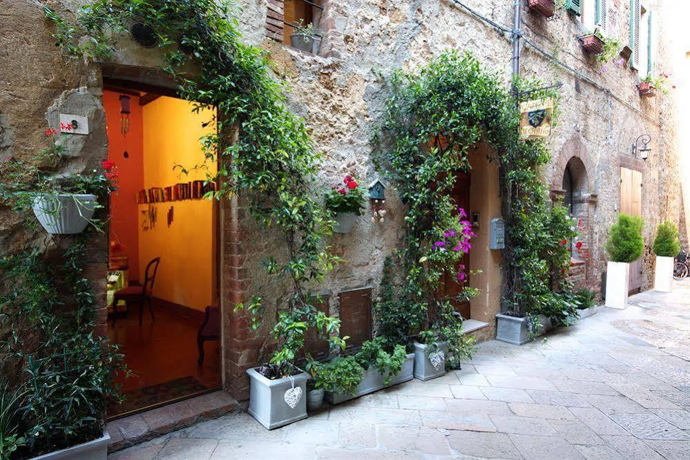 Il Giglio B&B Pienza Bagian luar foto