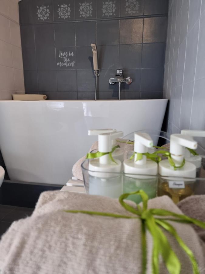 Il Giglio B&B Pienza Bagian luar foto